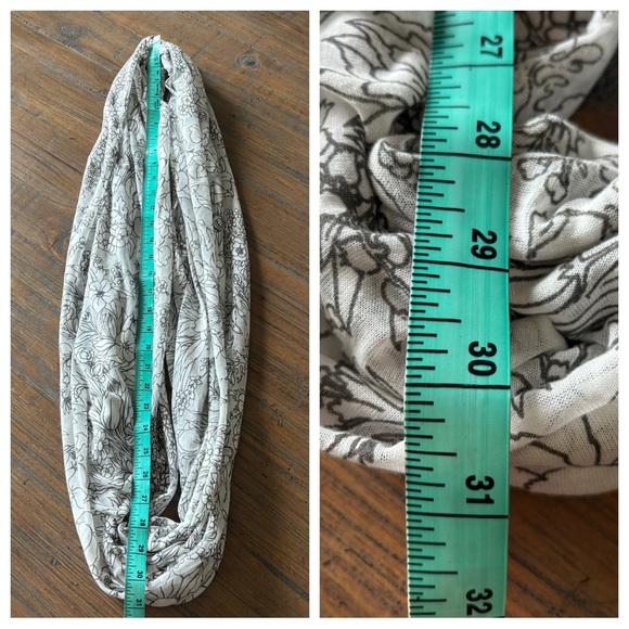 Gap size OS bundle of four infinity scarves - Picture 9 of 16